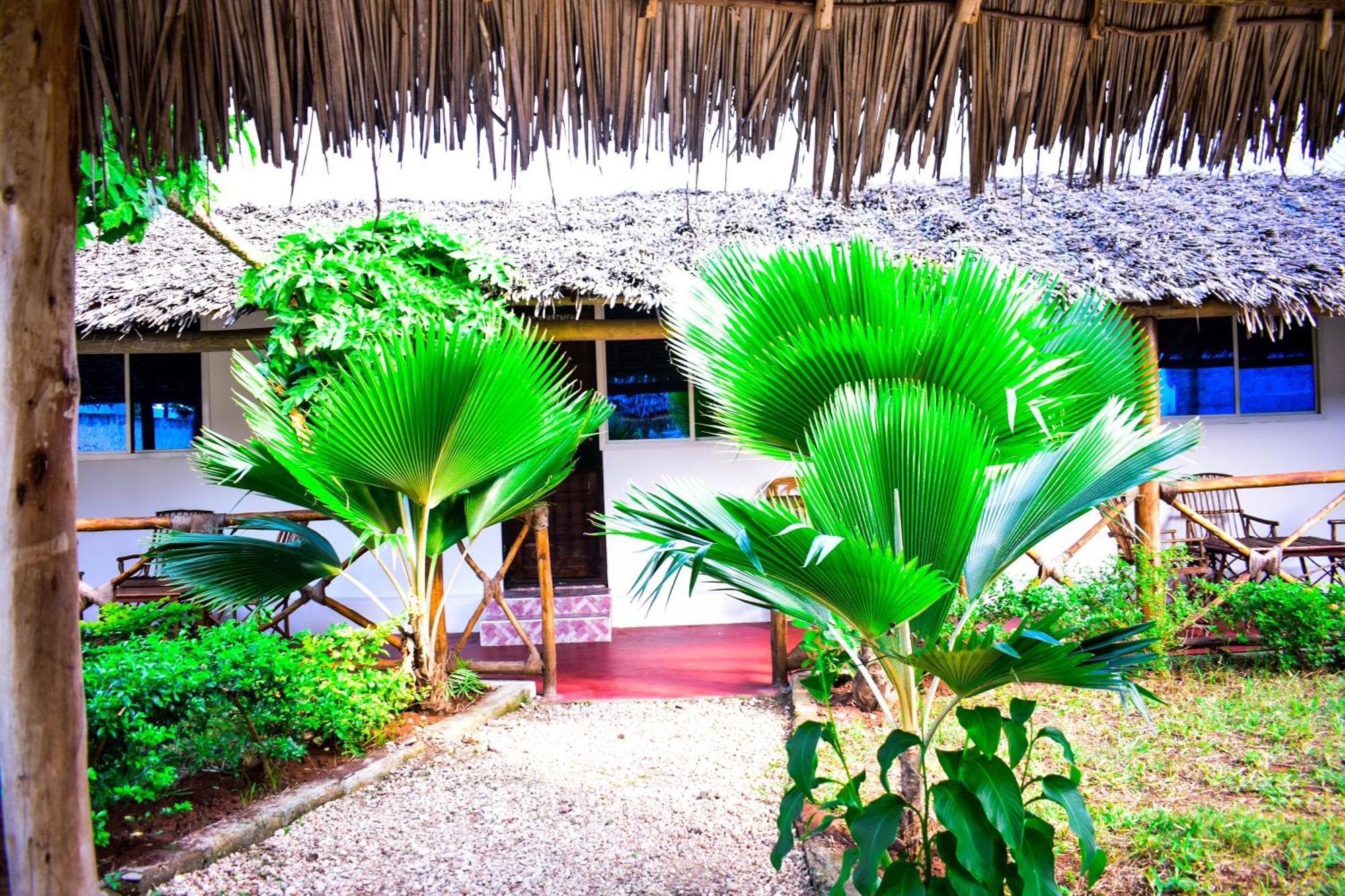 Uhuru House And Restaurant Nungwi Exterior foto